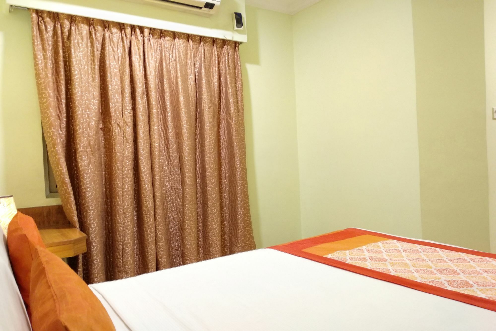 Hotel Oyo 9925 The Ocea International à Bangalore Extérieur photo
